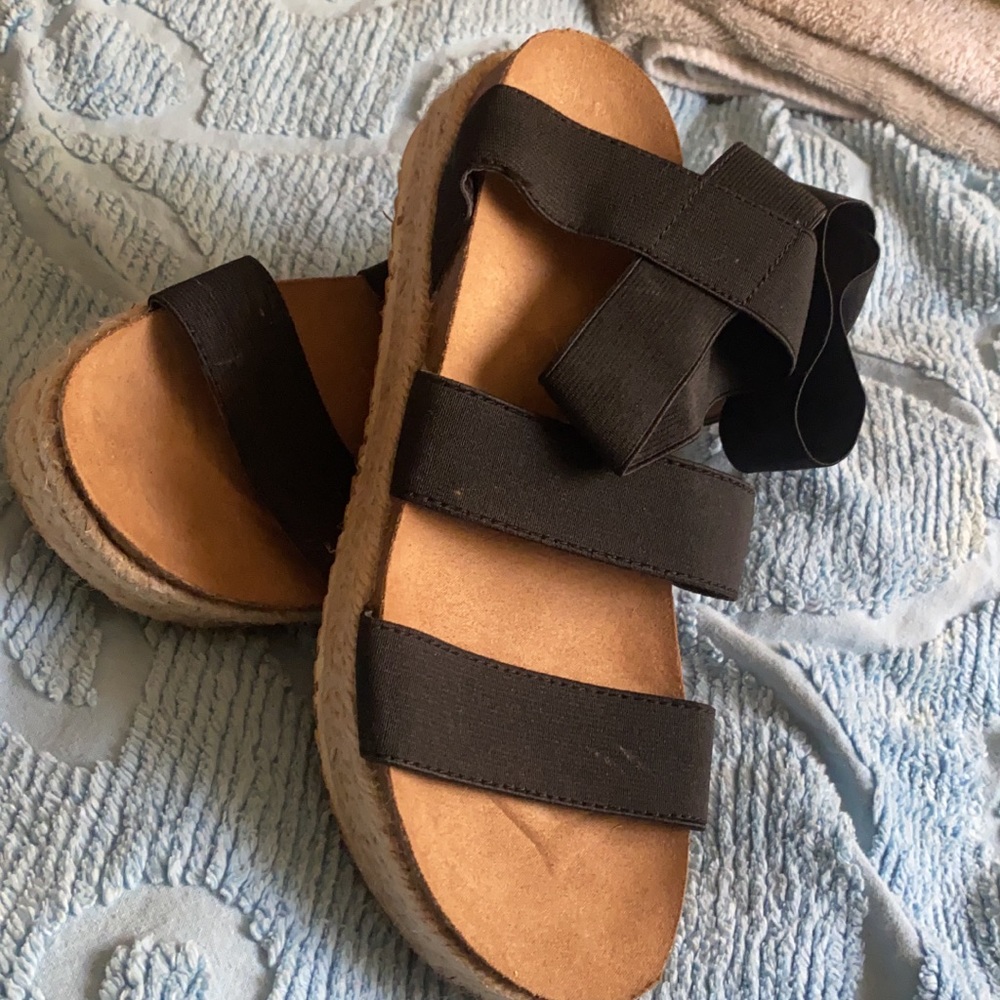 Platform sandals